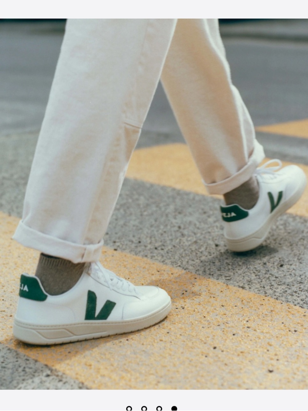 Veja V-12 Leather White Cyprus
Women's Sz 9
